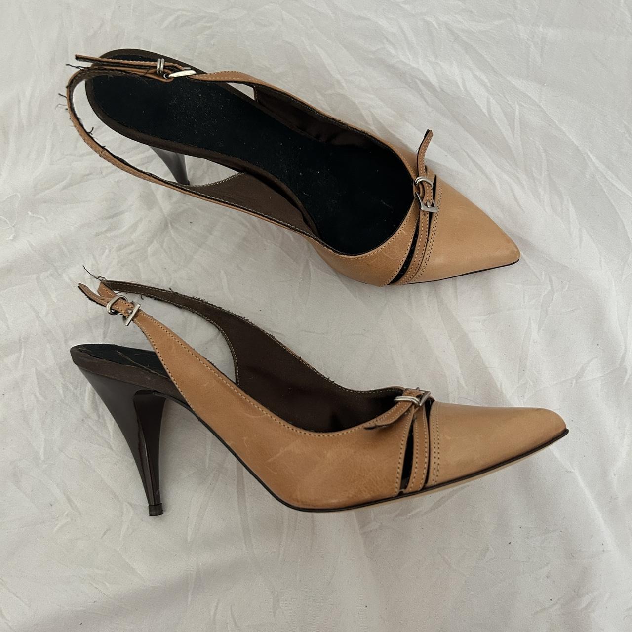 pointed kitten heel