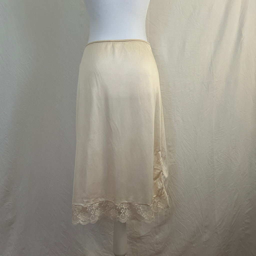 Lace Trim Slit Skirt